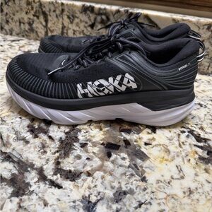 Hoka Black and White Bondi 7 Athletic Shoes 7.5 D Women’s